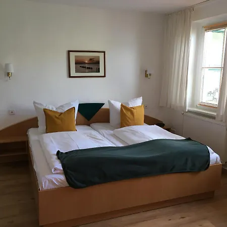 Hotel-pension Seeadler בית הארחה 3*