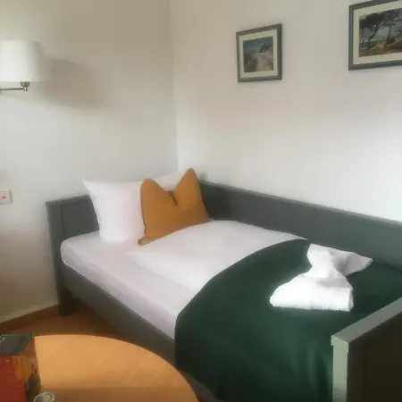 Hotel-pension Seeadler בית הארחה 3*