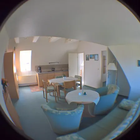 Hotel-pension Seeadler בית הארחה *